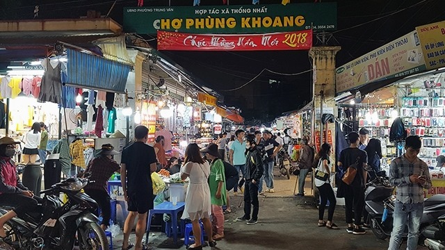 5+ khu chợ đêm Hà Nội nổi tiếng "giá rẻ" mà tân sinh viên nên biết